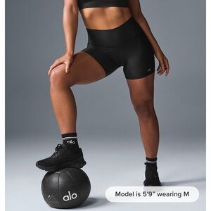 ALO Yoga Women's Black Bike Shorts